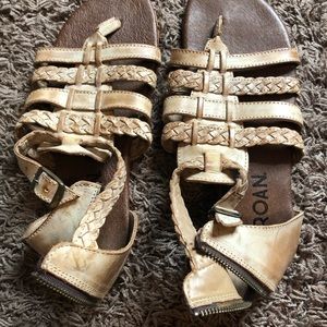 Women’s Roan Sandals size 10 Tan